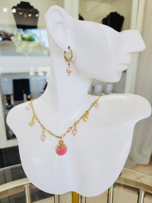 MERAKI DESIGNS-Pink Pearl & Seashell Necklace