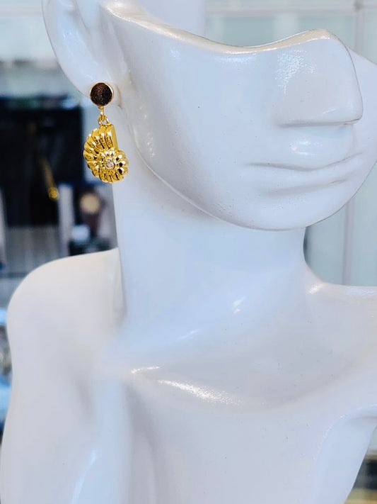 Meraki Designs: Conch Shell Earrings – 18K Gold Plated