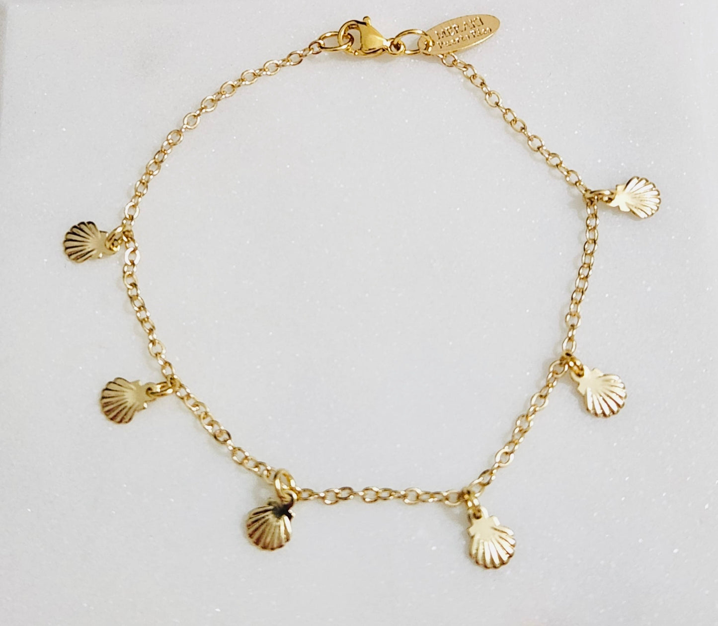 MERAKI DESIGNS-Gold Seashell Charm Bracelet