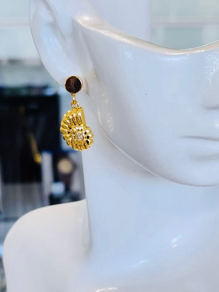 Meraki Designs: Conch Shell Earrings – 18K Gold Plated